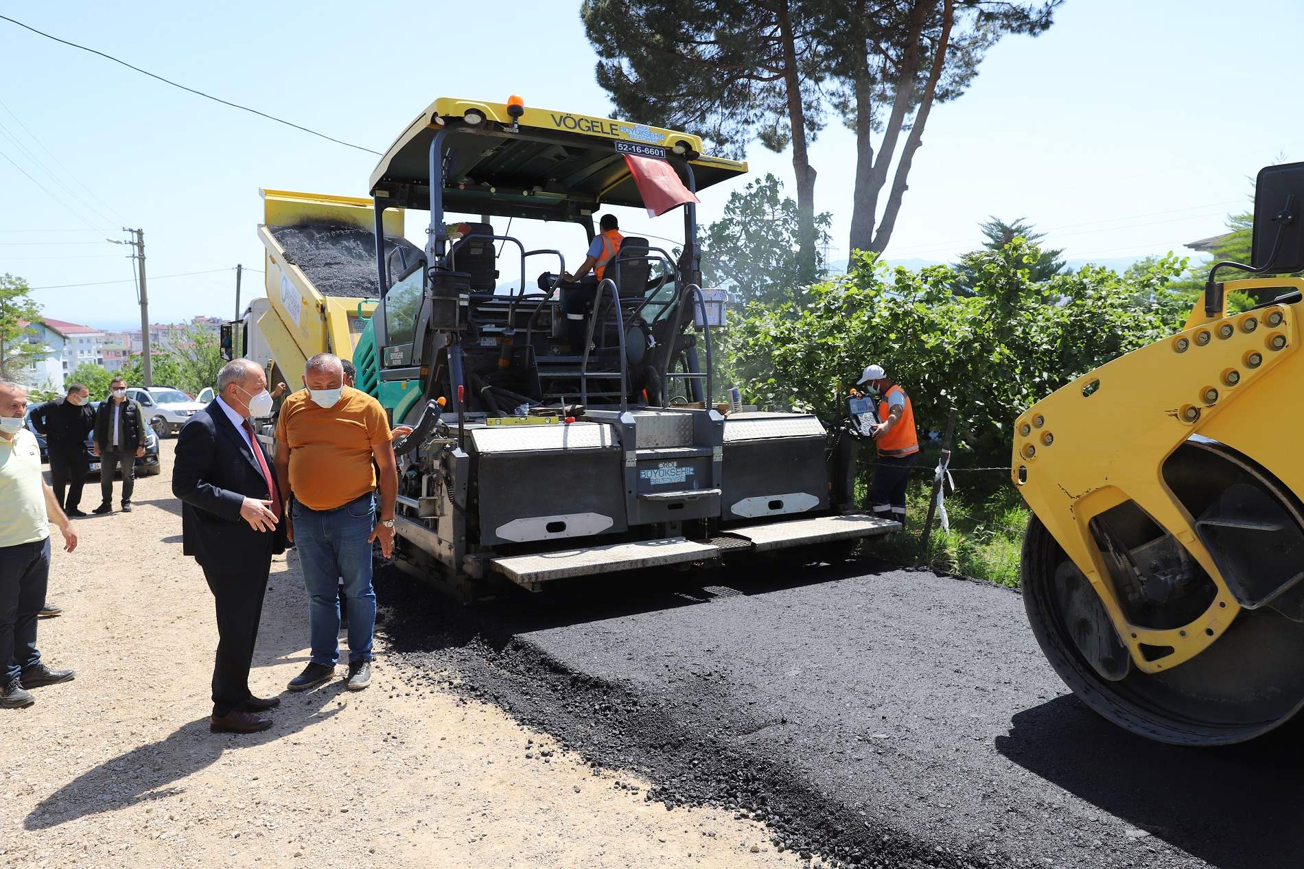 BÜYÜKŞEHİRDE ASFALT ÇALIŞMALARI HIZLANDI